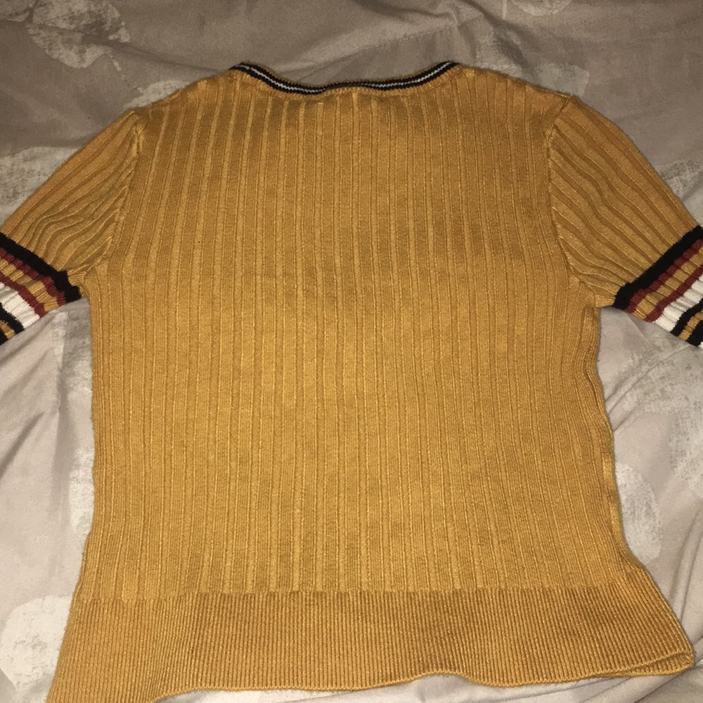 Ribbed yellow top. - Picture 2 of 2
